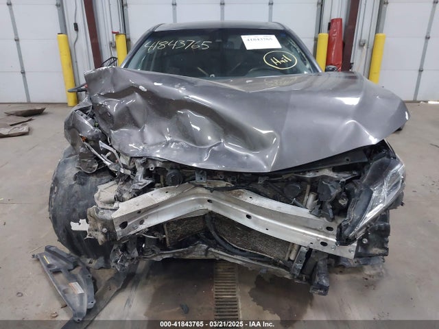 4T1J11AKXLU922887 Toyota CAMRY SE