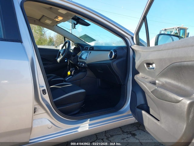 3N1CN8EV8LL875113 Nissan Versa Sv Xtronic Cvt