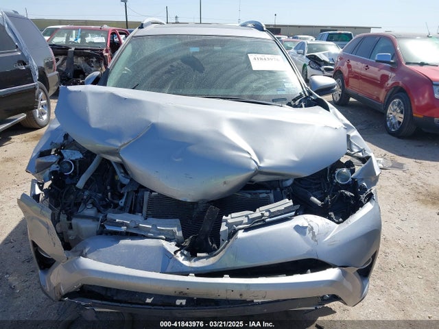 2T3WFREV0GW256260 Toyota Rav4 Xle