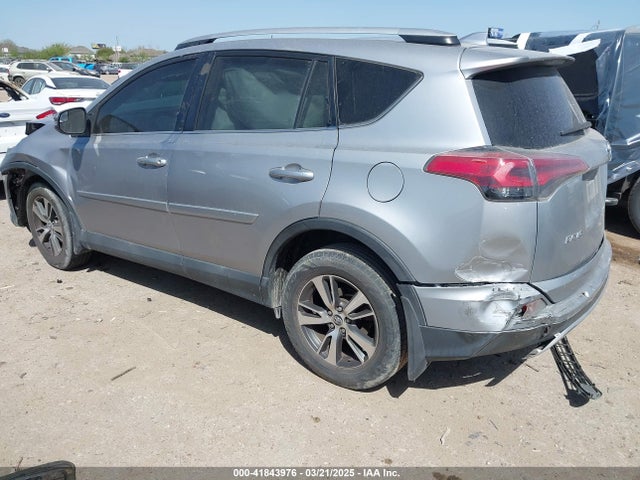 2T3WFREV0GW256260 Toyota Rav4 Xle