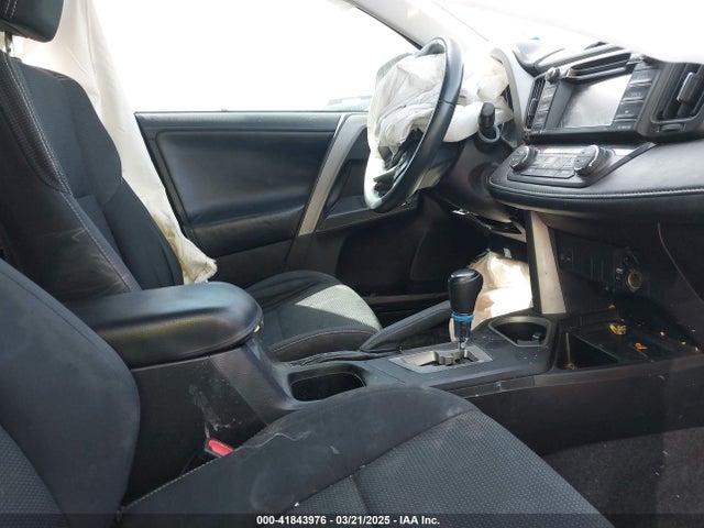 2T3WFREV0GW256260 Toyota Rav4 Xle