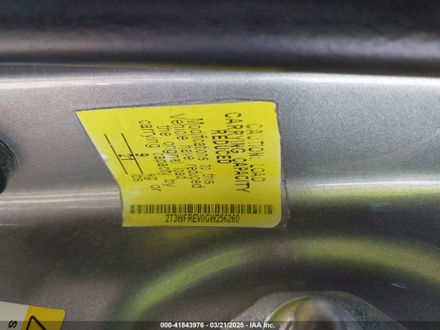 2T3WFREV0GW256260 Toyota Rav4 Xle