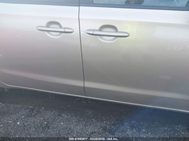 KNDMB5C15F6044093 KIA SEDONA LX