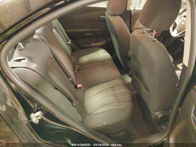 1G1JD5SB8K4111050 Chevrolet Sonic Lt Auto