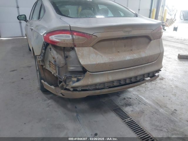3FA6P0H78GR196177 Ford FUSION SE