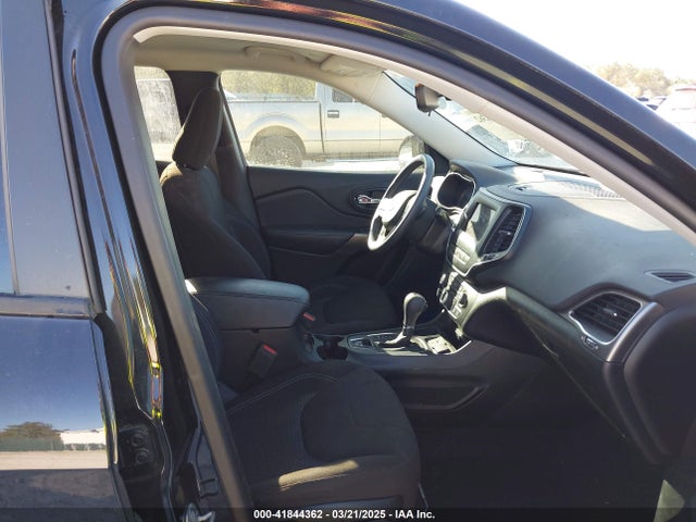 1C4PJLCB4MD227099 Jeep Cherokee Latitude Fwd