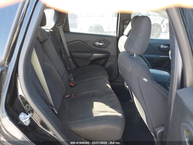 1C4PJLCB4MD227099 Jeep Cherokee Latitude Fwd