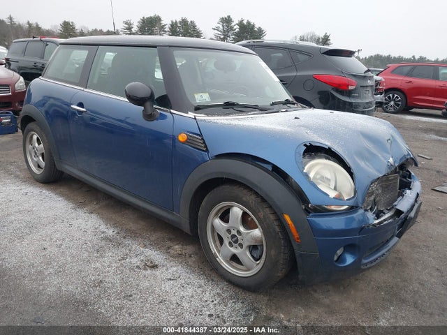 2009 MINI COOPER WMWMF33579TW72543 Photo 0