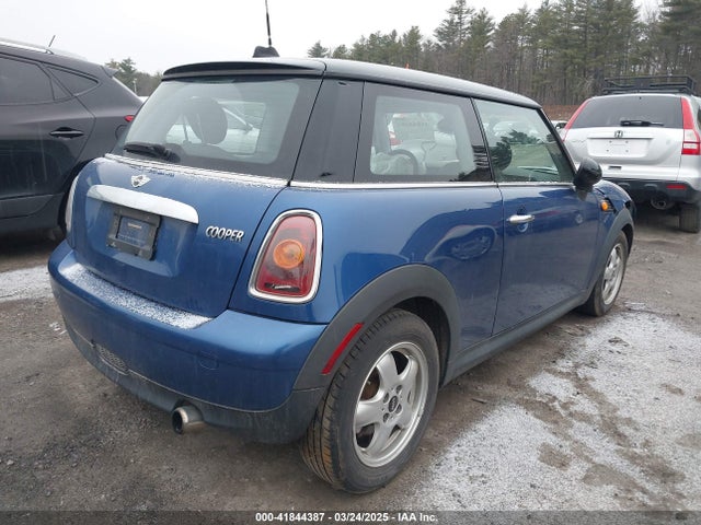 2009 MINI COOPER WMWMF33579TW72543 Photo 3