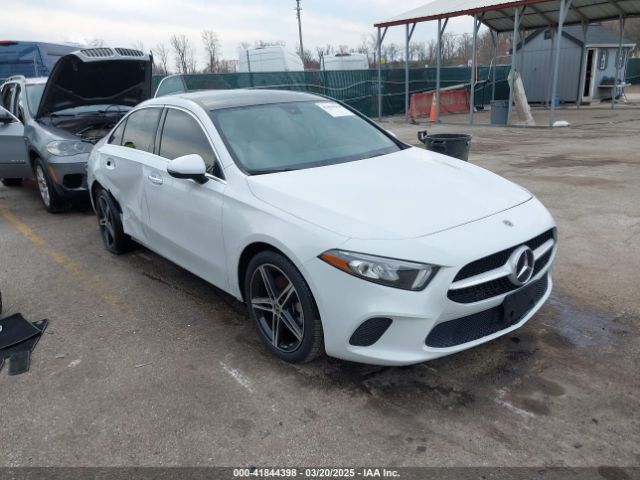 2022 MERCEDES-BENZ A 220 W1K3G4FB1NJ337471