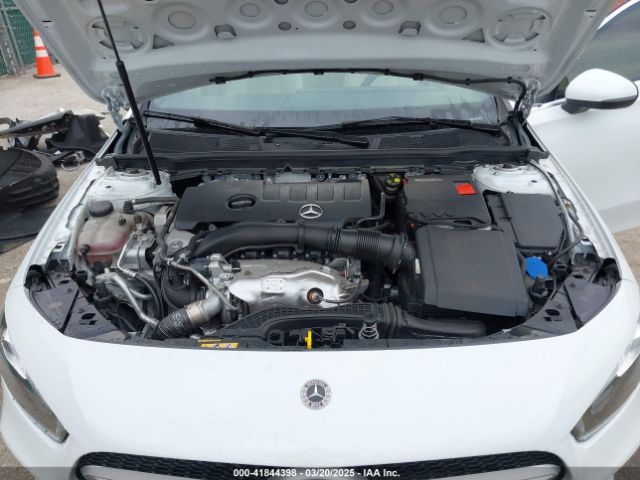 W1K3G4FB1NJ337471 Mercedes-Benz A 220 4matic