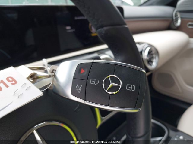 W1K3G4FB1NJ337471 Mercedes-Benz A 220 4matic