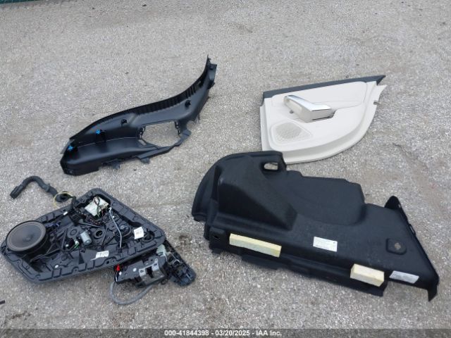 W1K3G4FB1NJ337471 Mercedes-Benz A 220 4matic
