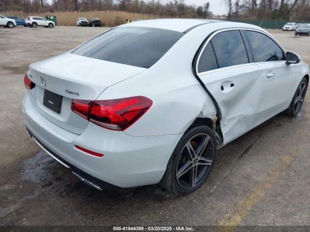 W1K3G4FB1NJ337471 Mercedes-Benz A 220 4matic