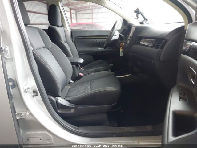 2019 MITSUBISHI OUTLANDER JA4AZ3A39KZ003993 Photo 4