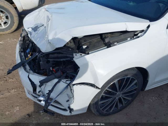 3VWD17AJ5FM417387 Volkswagen Jetta 1.8t Sport