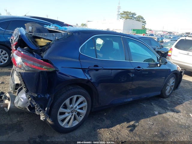 4T1C11AK0NU674001 Toyota CAMRY LE