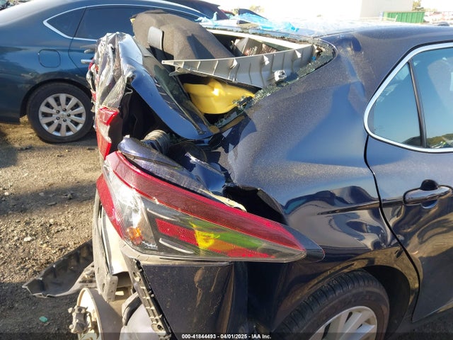 4T1C11AK0NU674001 Toyota CAMRY LE