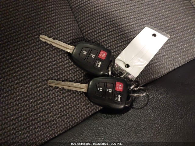 2T1BURHE0HC894455 Toyota COROLLA SE