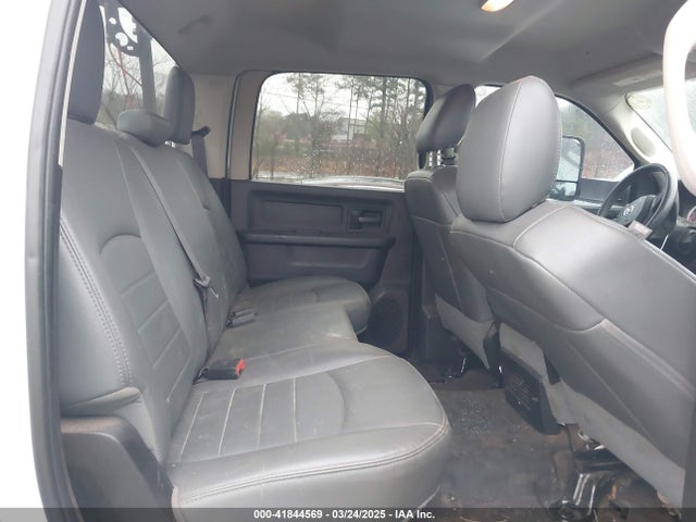 3C6UR5CL5JG316444 RAM 2500 Tradesman  4x4 6'4 Box