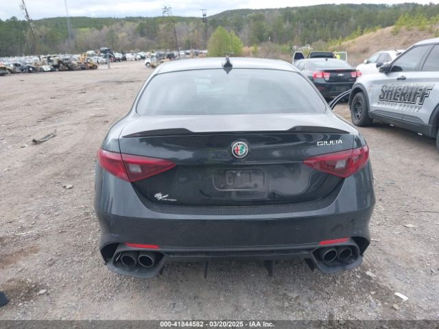 ZARFAMEV9P7677087 Alfa Romeo Giulia Quadrifoglio Rwd