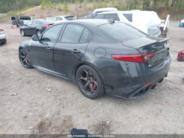 ZARFAMEV9P7677087 Alfa Romeo Giulia Quadrifoglio Rwd