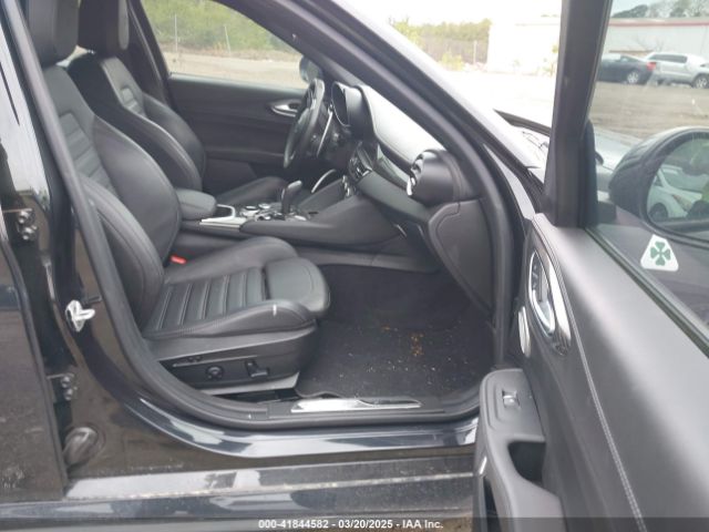 ZARFAMEV9P7677087 Alfa Romeo Giulia Quadrifoglio Rwd