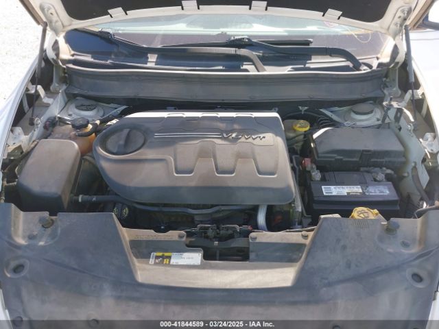 1C4PJLCS0GW138381 Jeep Cherokee Latitude