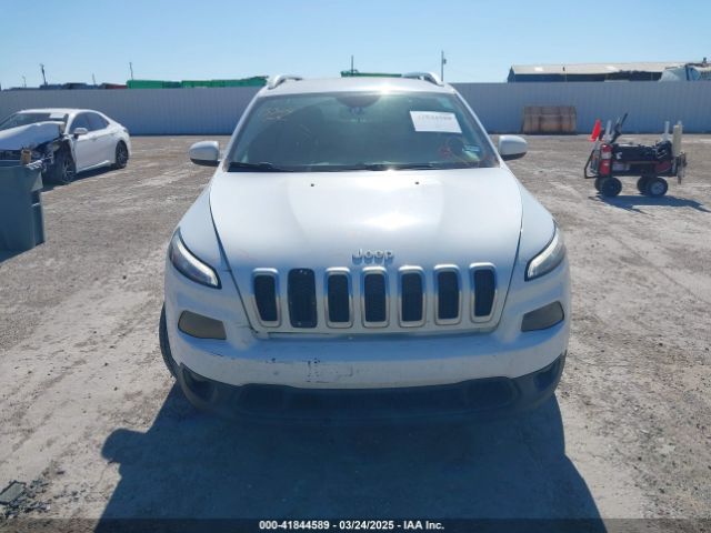 1C4PJLCS0GW138381 Jeep Cherokee Latitude