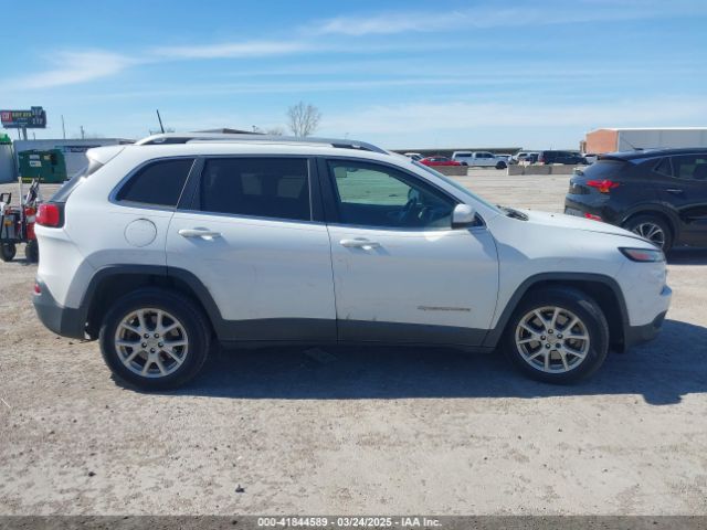 1C4PJLCS0GW138381 Jeep Cherokee Latitude