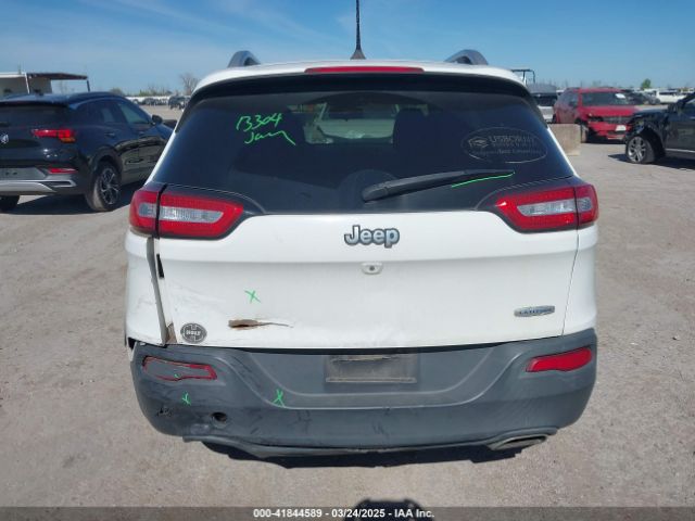 1C4PJLCS0GW138381 Jeep Cherokee Latitude