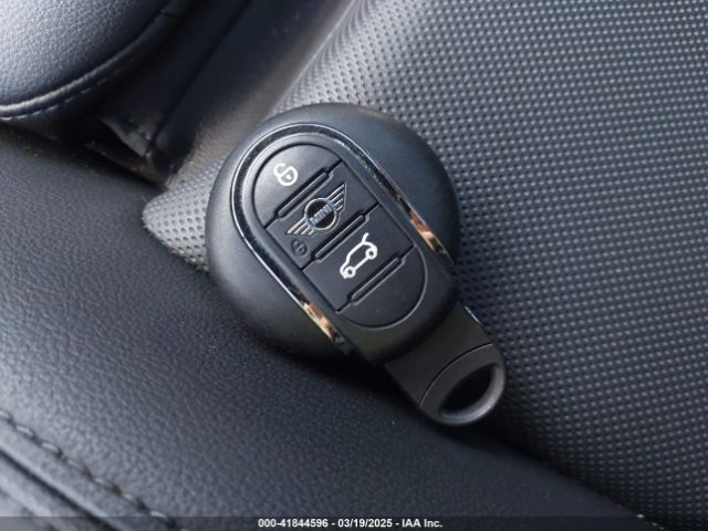 2019 MINI COUNTRYMAN WMZYT3C55K3E97750 Photo 10