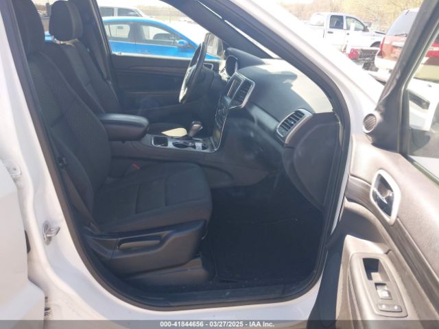 1C4RJFAG2KC736961 Jeep Grand Cherokee Laredo E 4x4