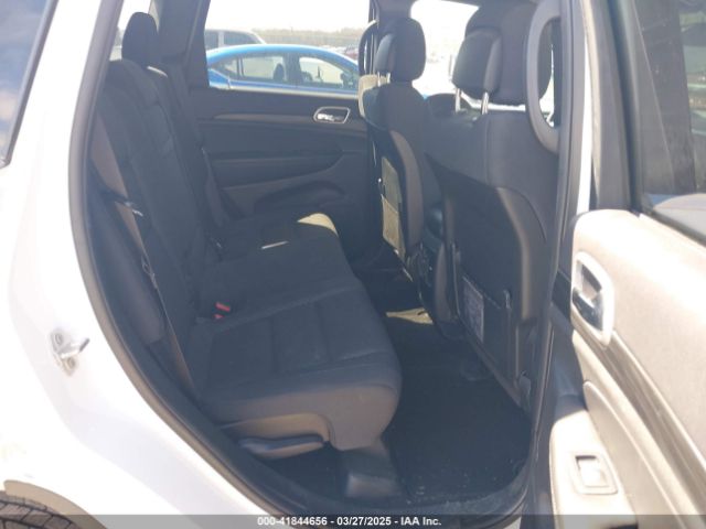 1C4RJFAG2KC736961 Jeep Grand Cherokee Laredo E 4x4