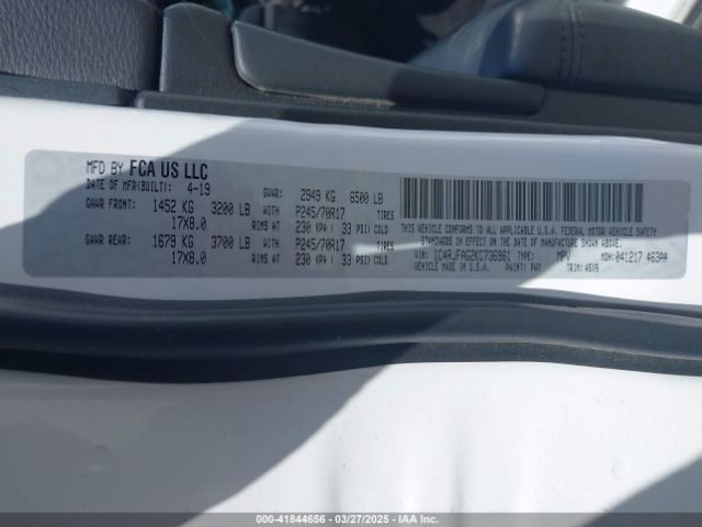 1C4RJFAG2KC736961 Jeep Grand Cherokee Laredo E 4x4