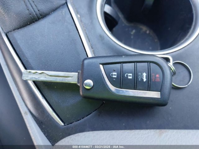 4T1C11AK6MU420159 Toyota CAMRY LE