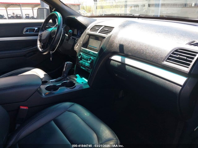 1FM5K7D8XHGB27555 Ford EXPLORER XLT