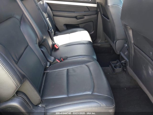 1FM5K7D8XHGB27555 Ford EXPLORER XLT