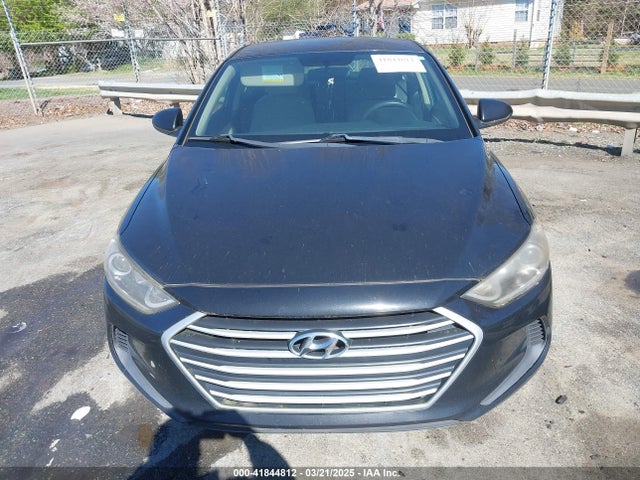 5NPD84LFXHH007702 Hyundai ELANTRA SE