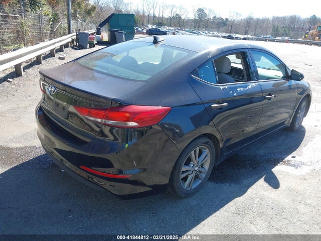 5NPD84LFXHH007702 Hyundai ELANTRA SE