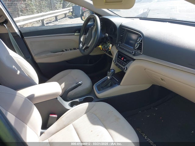 5NPD84LFXHH007702 Hyundai ELANTRA SE