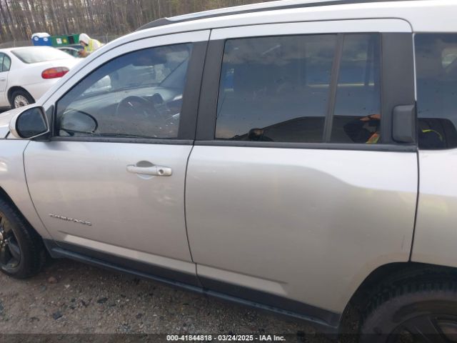 1C4NJCEA0ED586561 Jeep Compass Latitude