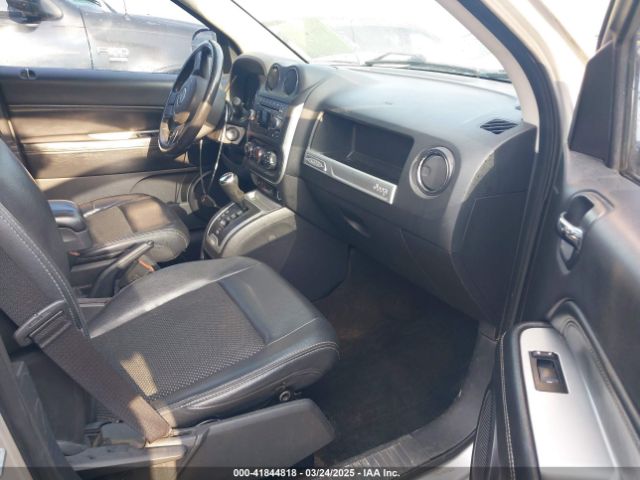 1C4NJCEA0ED586561 Jeep Compass Latitude