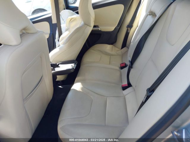 YV126MFL4J2451903 Volvo S60 T5 Dynamic