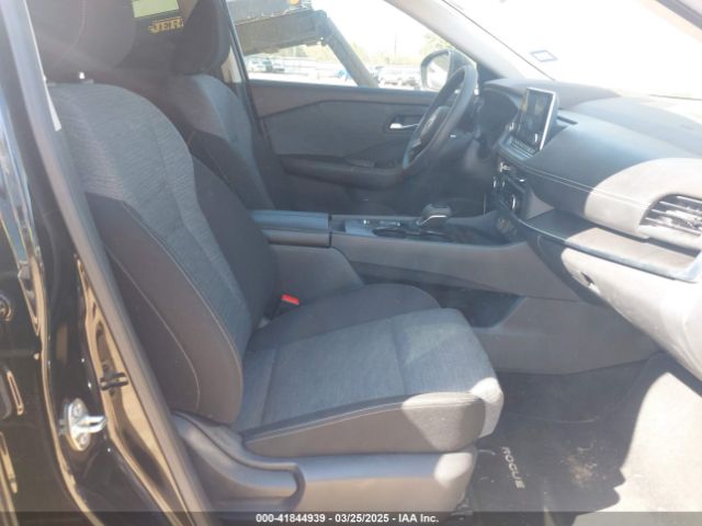 JN8BT3BA9PW411237 Nissan Rogue Sv Fwd