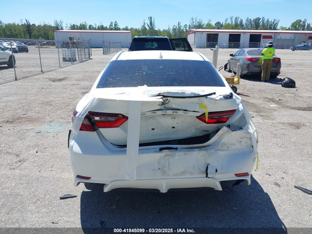 4T1T11AK7RU865680 Toyota CAMRY SE