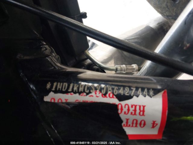 2018 HARLEY-DAVIDSON FLTRX 1HD1KHC32JB642744 Photo 9
