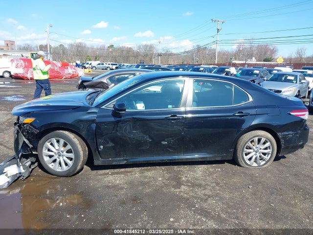 4T1B11HK5JU573645 Toyota CAMRY LE