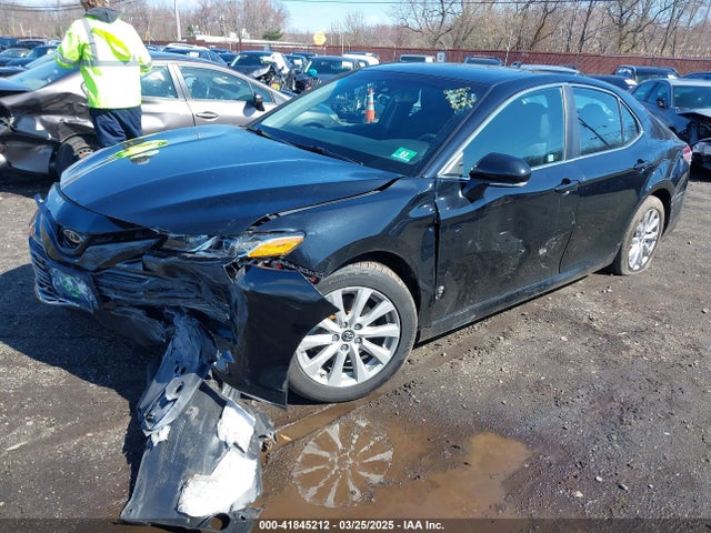 4T1B11HK5JU573645 Toyota CAMRY LE