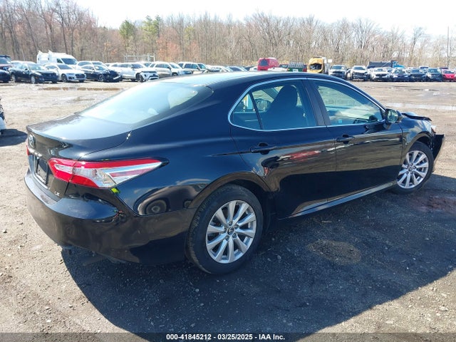 4T1B11HK5JU573645 Toyota CAMRY LE